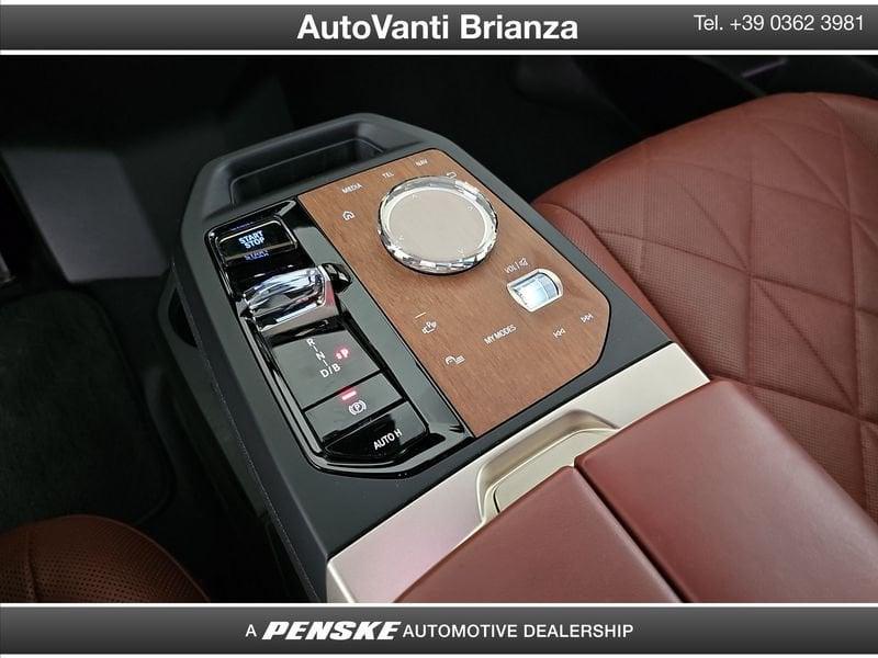 BMW iX iX xDrive50 Pacchetto Sportivo KIT GOMME INVERNALI