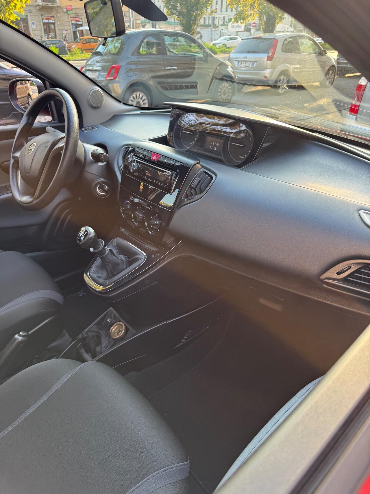 Lancia Ypsilon 1.2 69 CV GPL di casa Ecochic