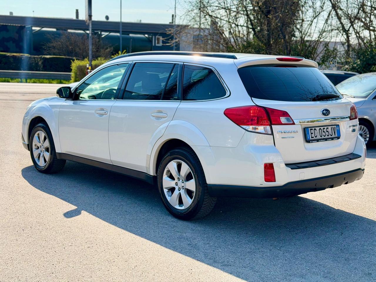 Subaru OUTBACK 2.0D 4*4 GARANZIA 12 mesi ! ! !