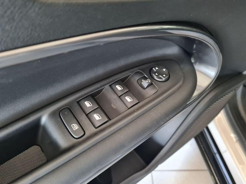 FIAT 600 1.2 Hybrid 145cv Sport Ed Mil Cort 26
