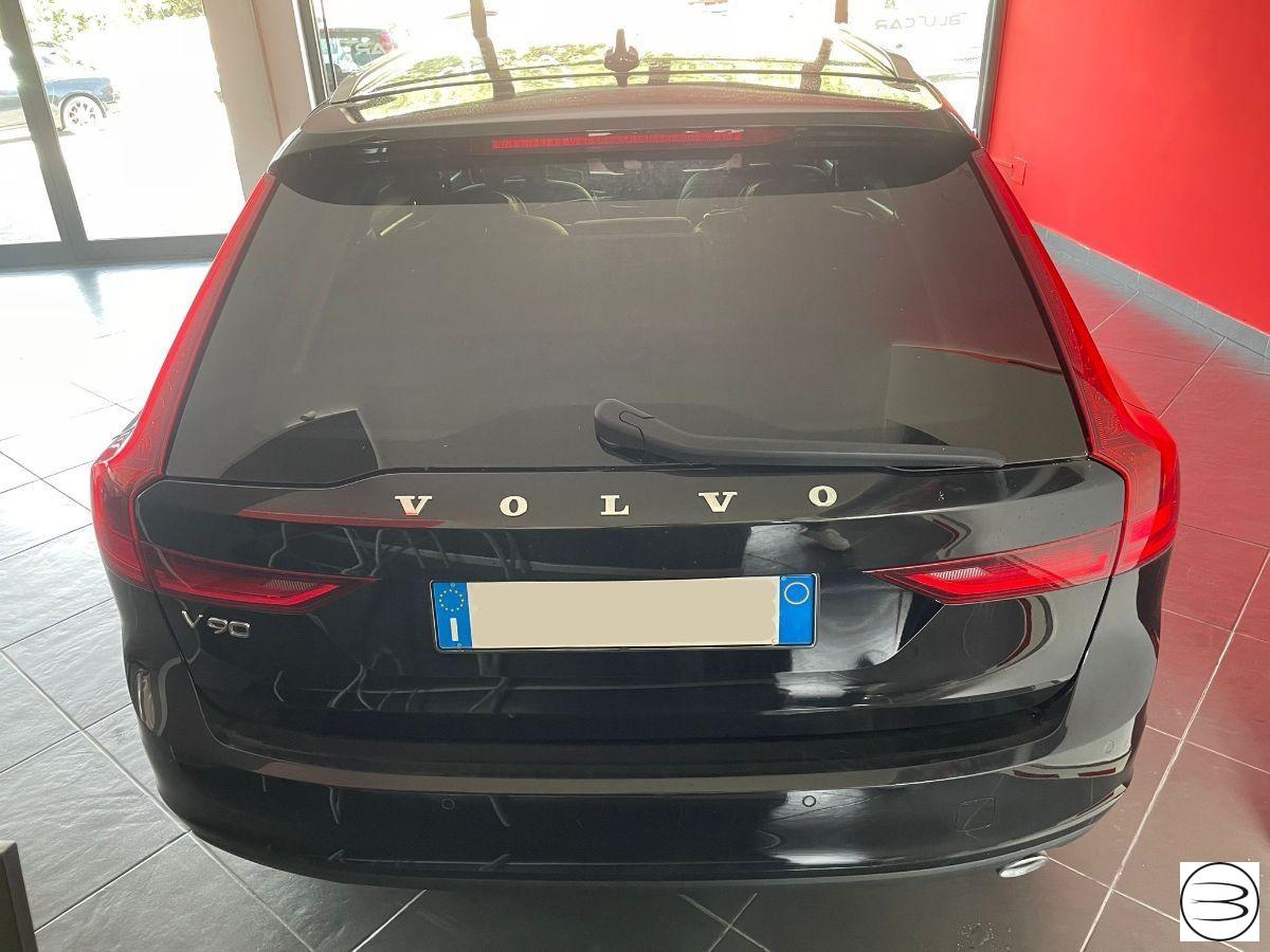 VOLVO - V90 - D3 Geartronic Momentum