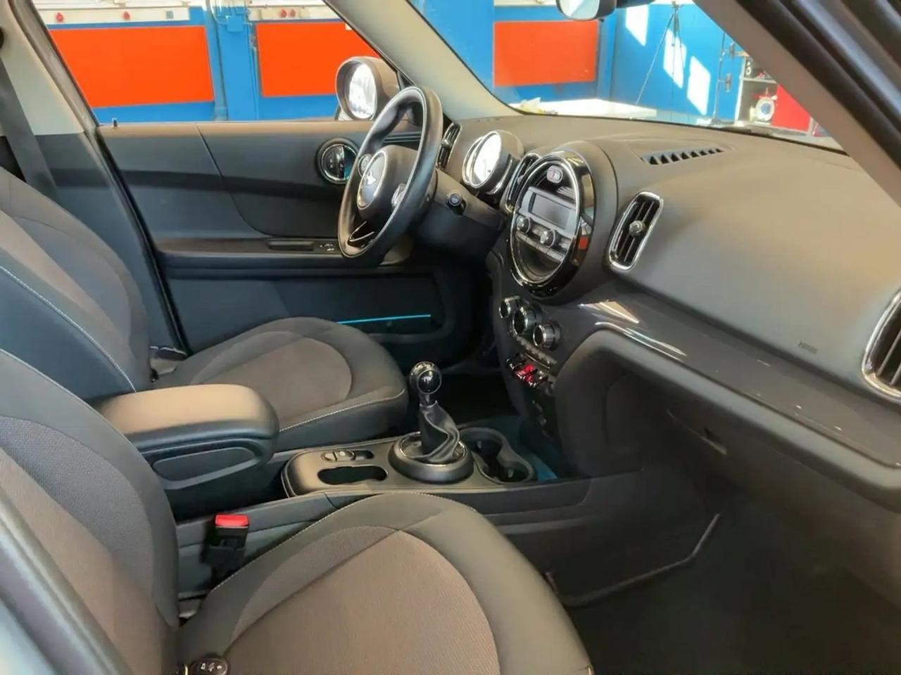 Mini One Countryman 1.5 Cooper Hype