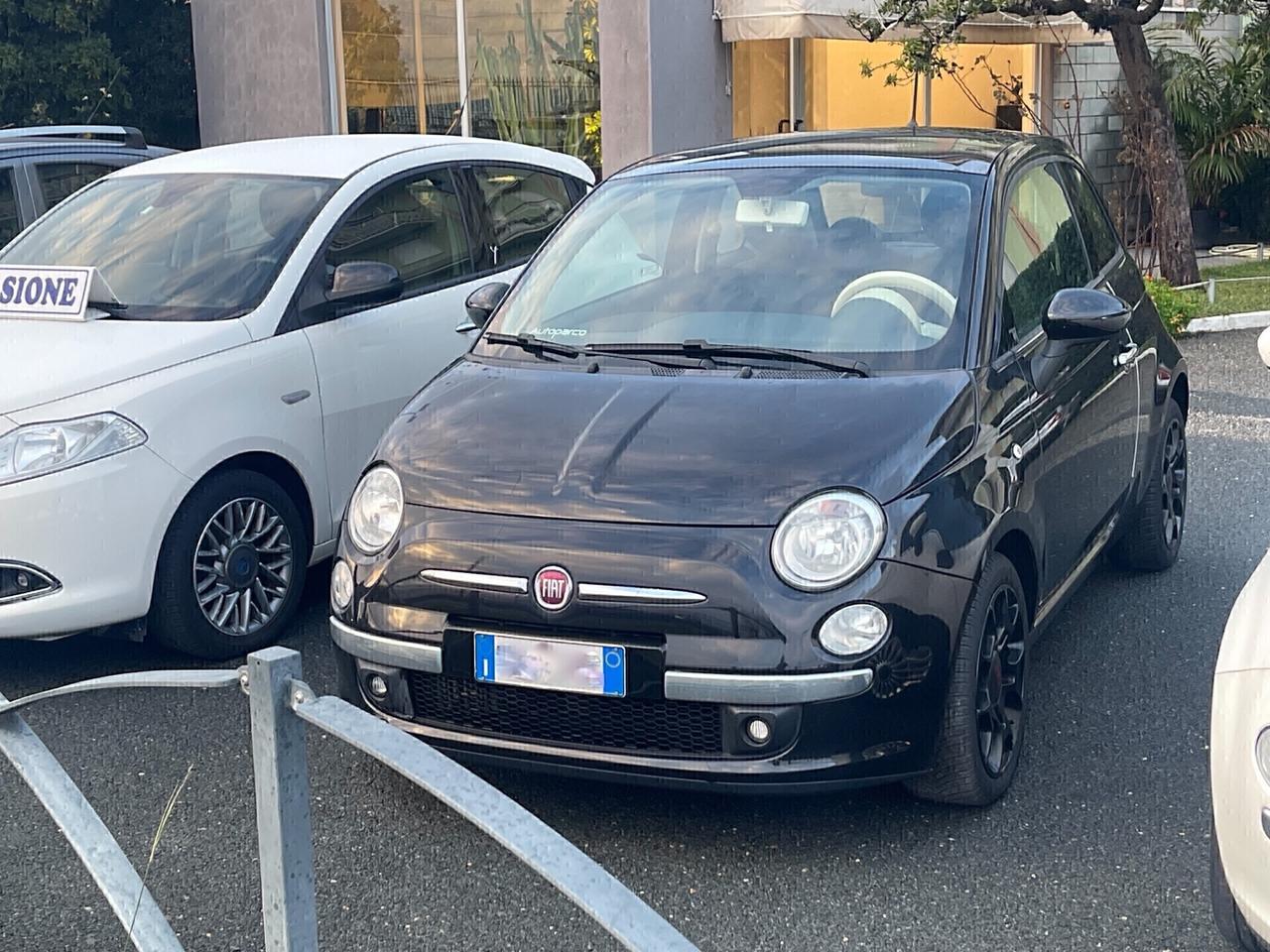 500 tetto pano interni pelle Leggidescrizione