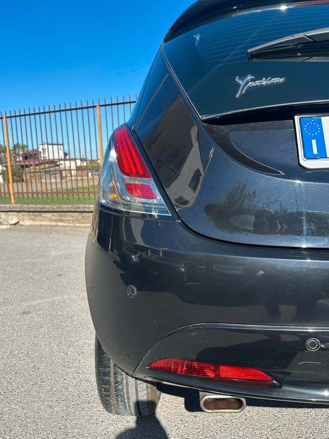 Lancia Ypsilon 1.0 FireFly 5 porte S&S Hybrid Ecochic Gold