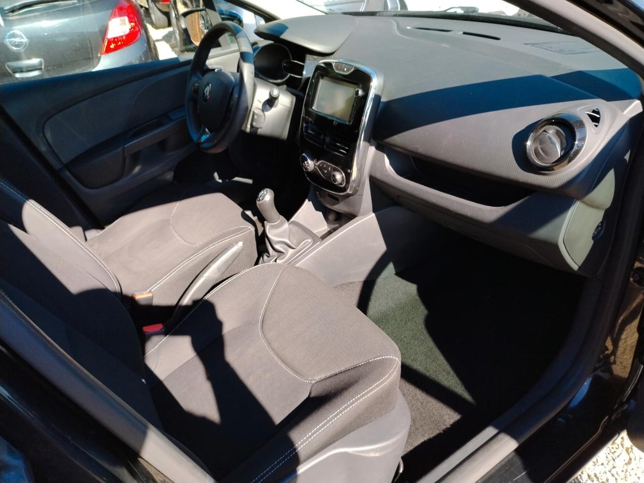 Renault Clio Sporter 1.5 dCi Incidentata