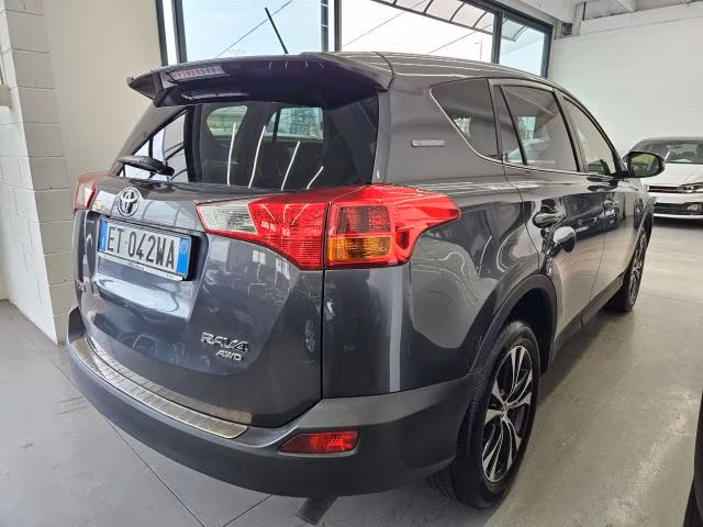 Toyota RAV 4 Rav4 2.0 d-4d Lounge 4wd 124cv mt