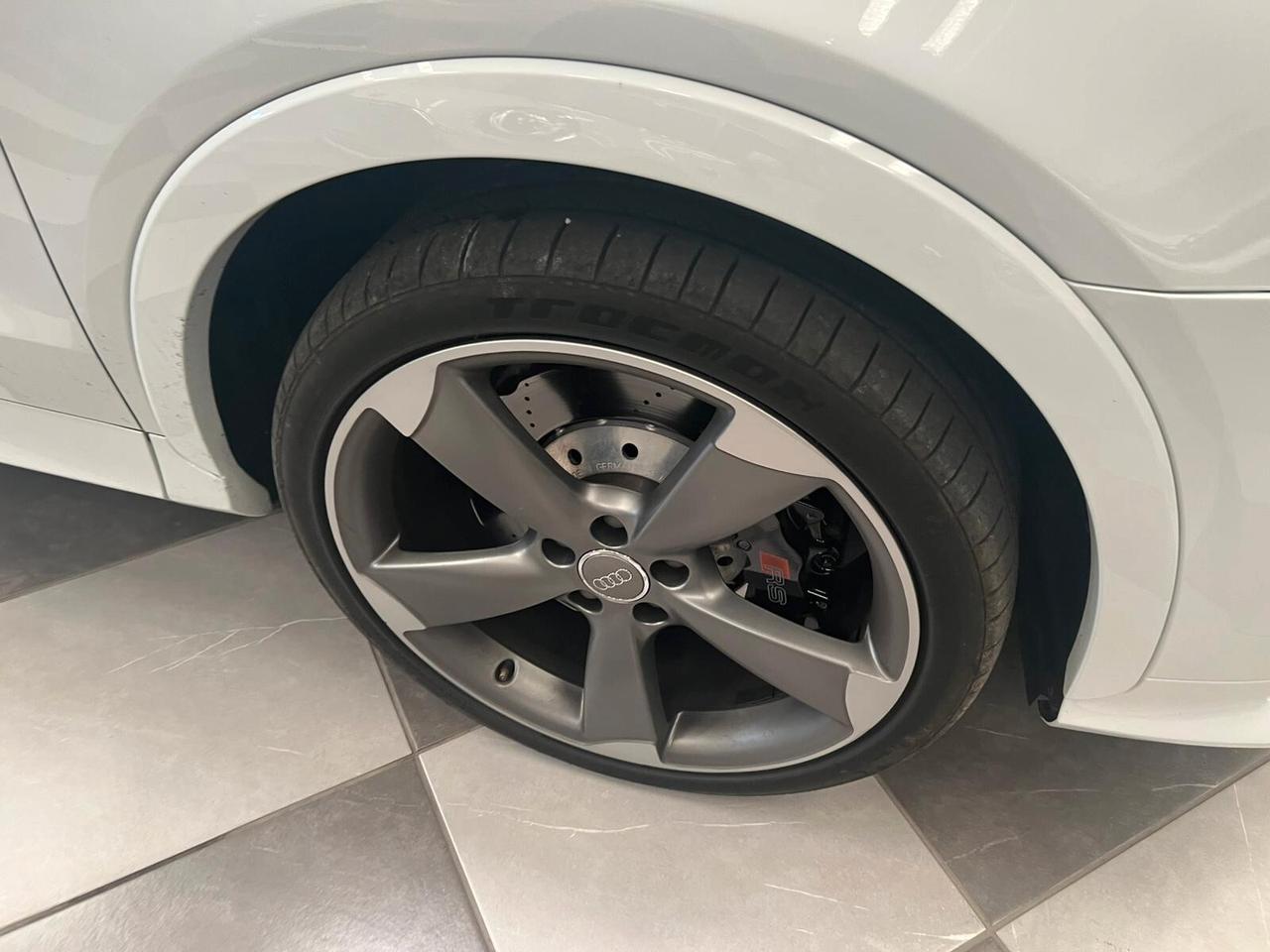 Audi RSQ3 RS 2.5 TFSI quattro S tronic Carbon