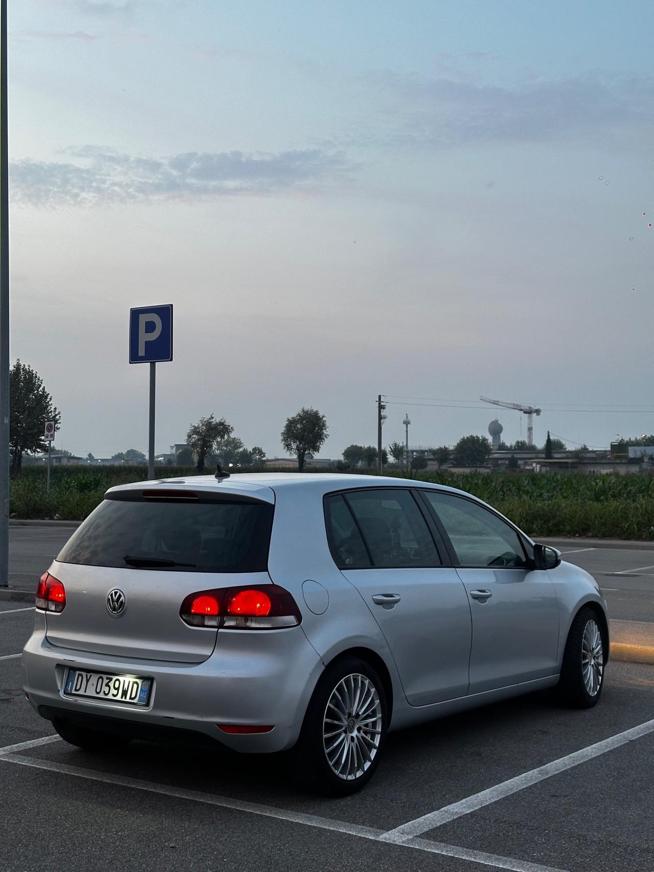 Volkswagen Golf 1.6 TDI DPF 5p. Highline