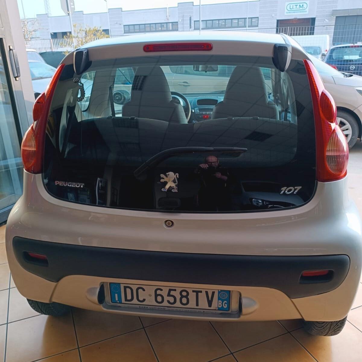 Peugeot 107 1.0 68CV 3p. Desir