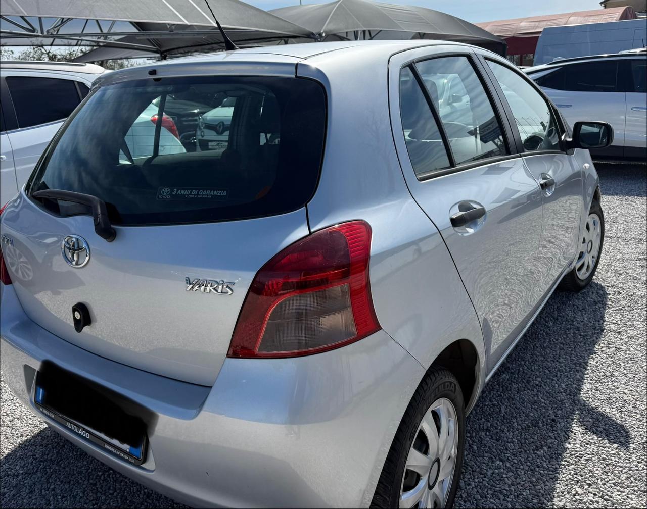 Toyota Yaris 1.0 5 porte Now