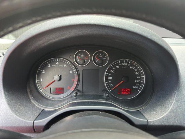 AUDI A3 1.6 16V FSI Attraction