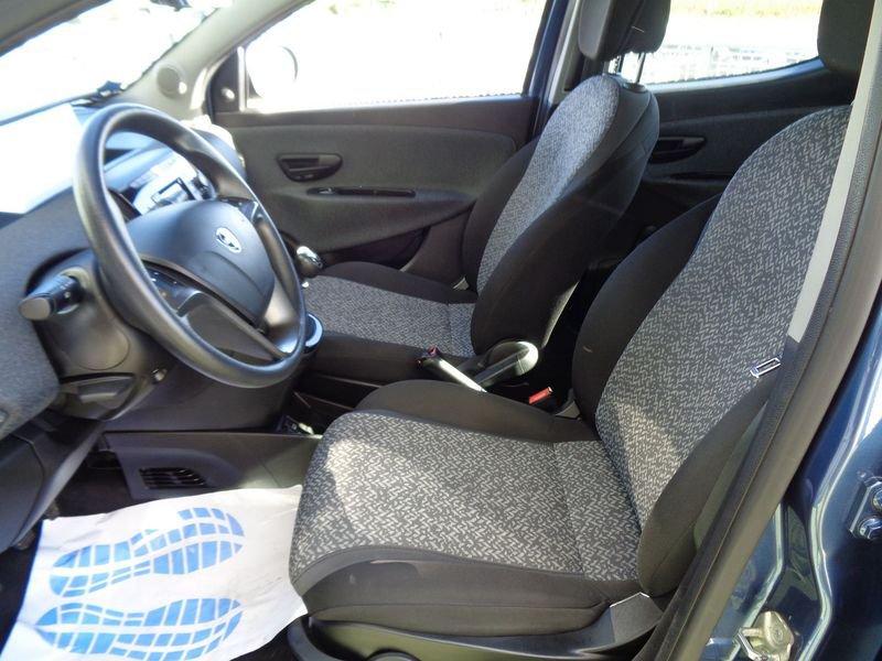 Lancia Ypsilon Ypsilon 1.0 FireFly 5 porte S&S Hybrid Ecochic Silver