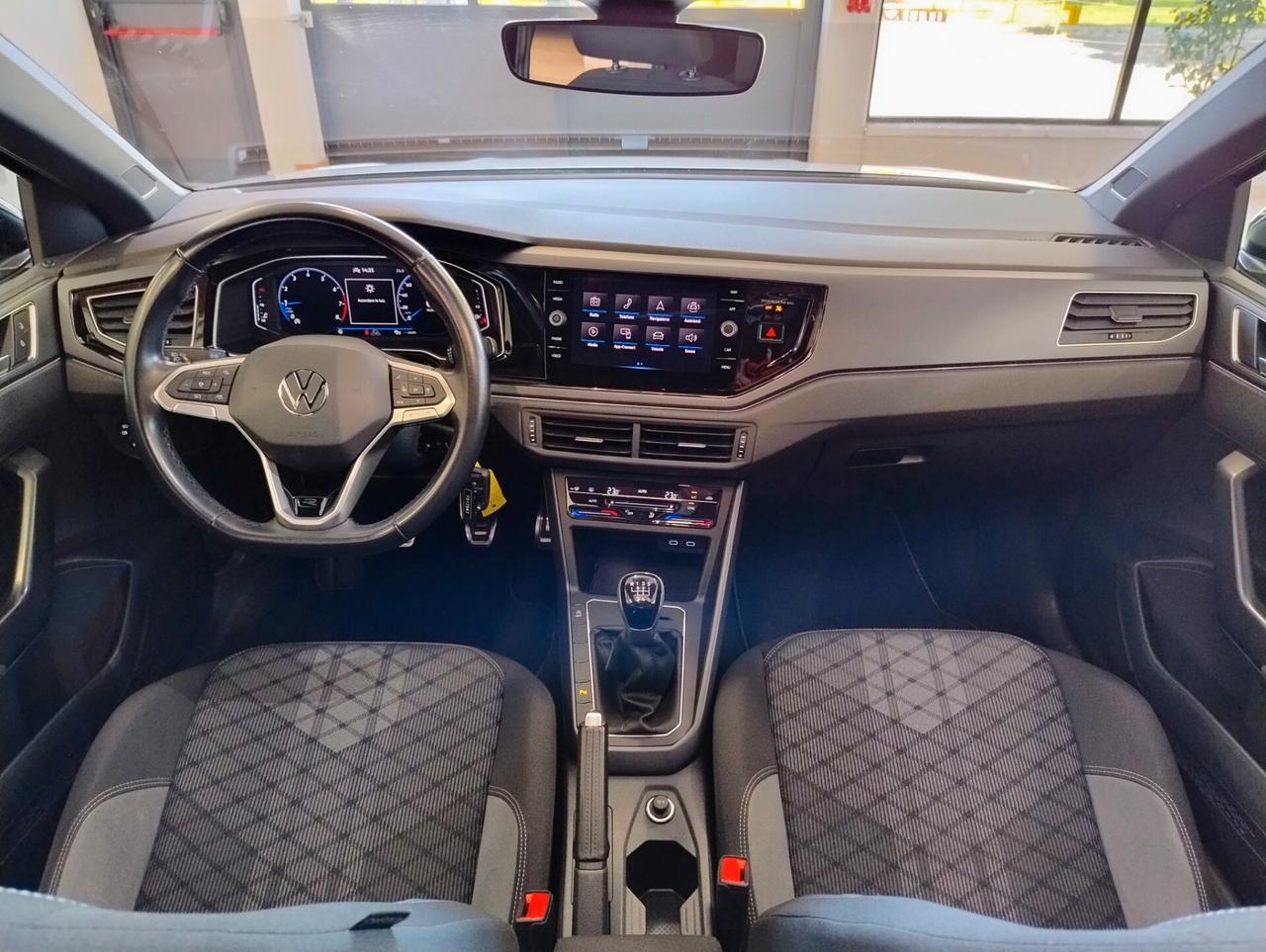VOLKSWAGEN Taigo 1.0 TSI 110 CV R-Line TETTO IQLIGHT CARPLAY