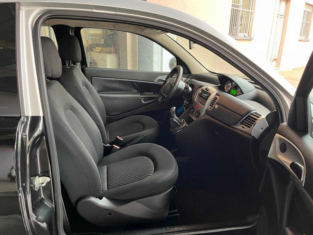 Lancia Ypsilon 3 Porte Ypsilon 1.2 8v Argento