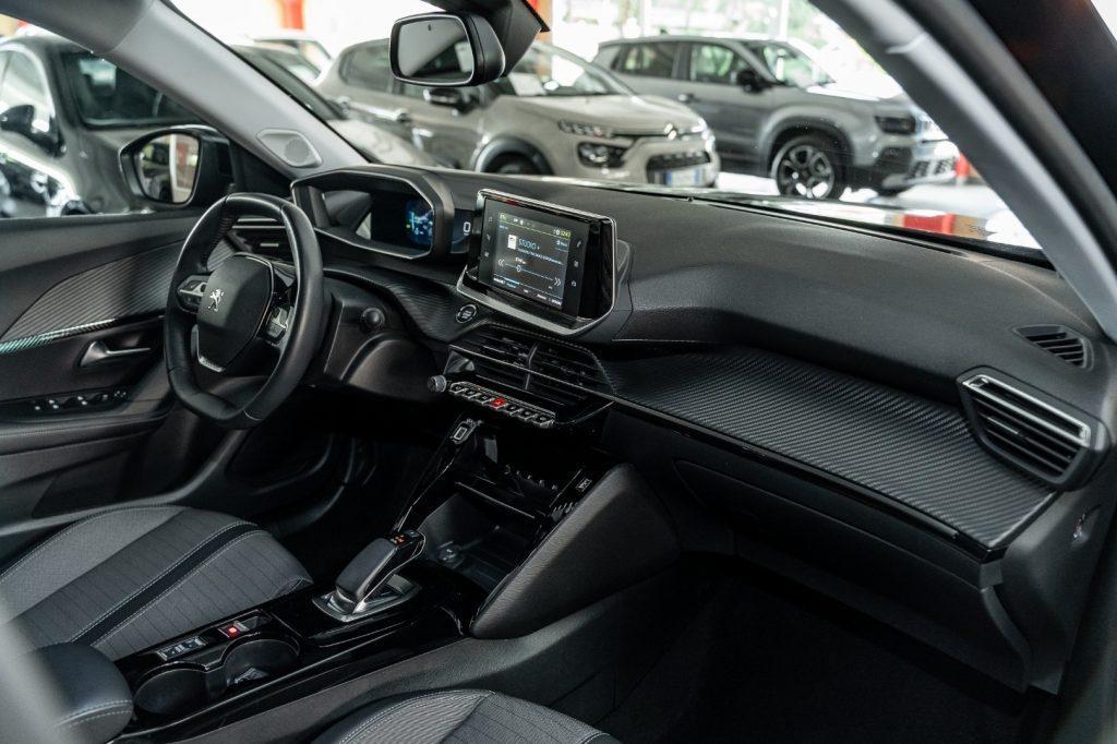 PEUGEOT 2008 motore elettrico 136 CV Allure Pack