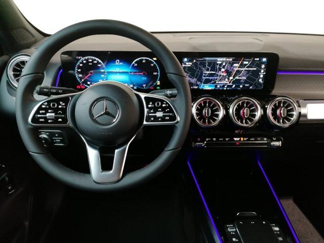 MERCEDES-BENZ EQB 300 4Matic Sport