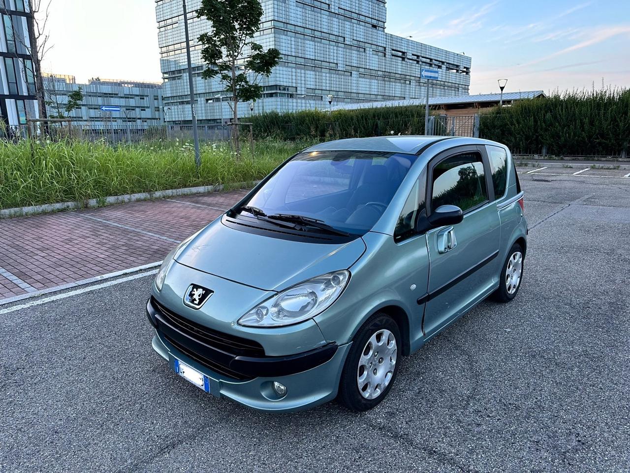 Peugeot 1007 1.4 Happy