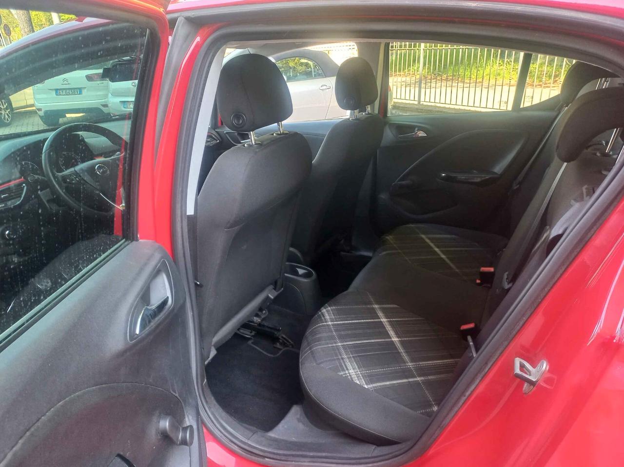 Opel Corsa 1.2 Coupé b-Color