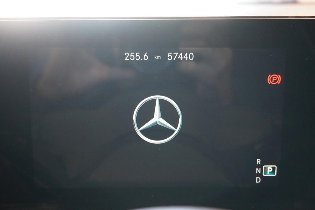 MERCEDES-BENZ GLB 200D 150CV AUTOMATIC BUSINESS EXTRA ( FARI LED - TETTO PANORAMICO APR. - DISTRONIC - PELLE - NAVI - MIRROR - PARK ASSIST - TELECAMERA POST. )
