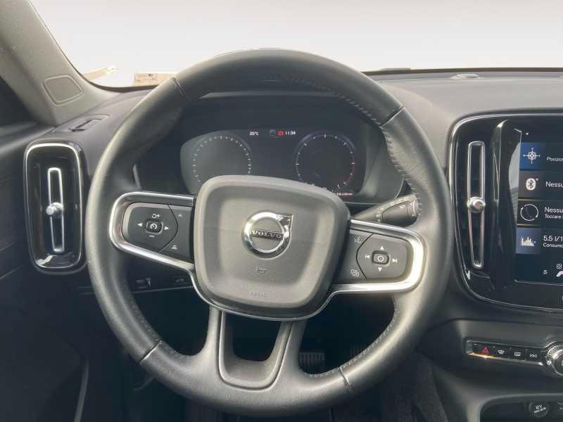 VOLVO XC40 2.0 d3 MoMenT. AuTo