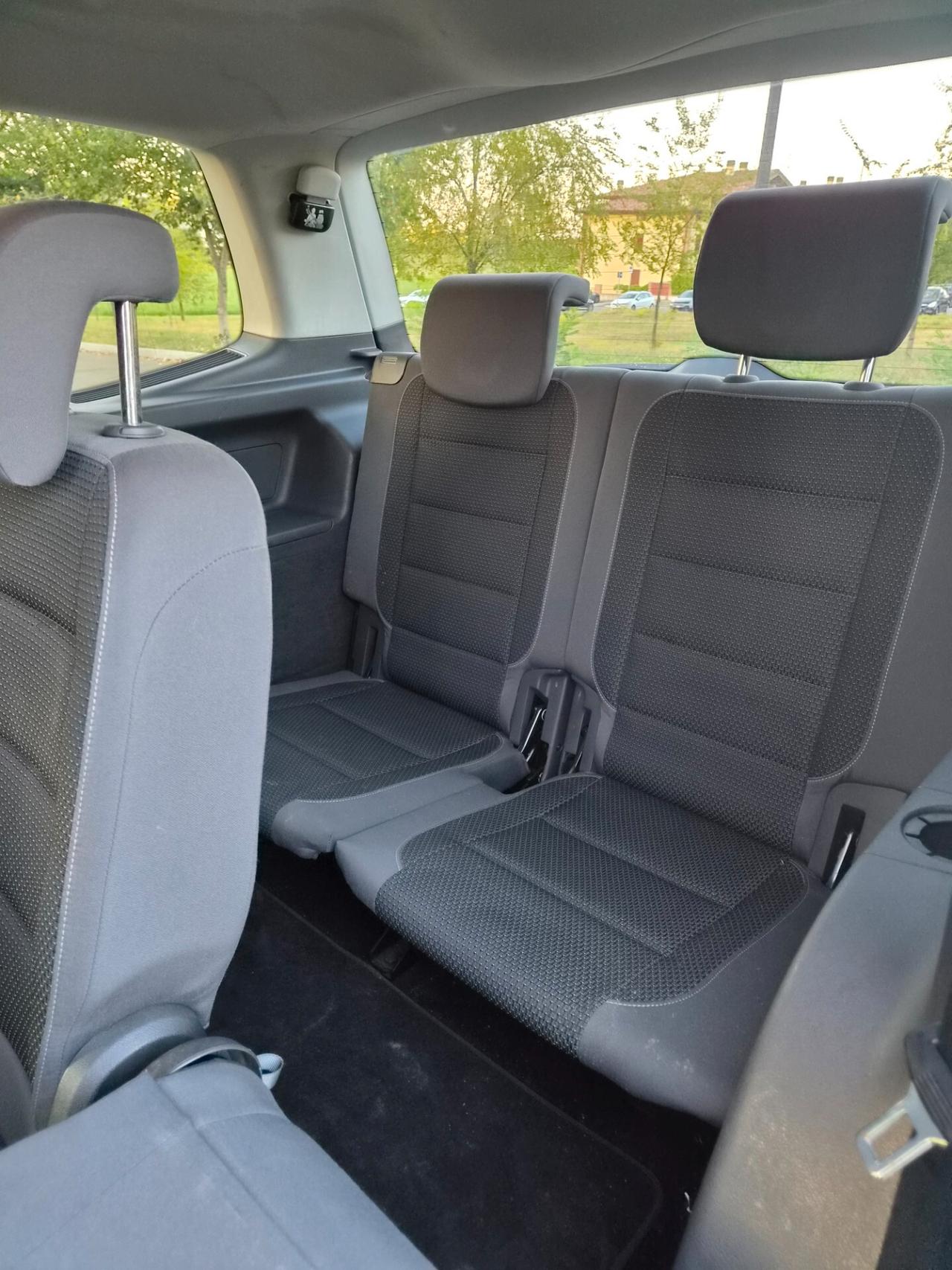 Volkswagen Touran Business 1.4 Highline EcoFuel 7 POSTI
