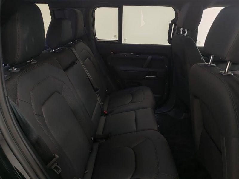 Land Rover Defender 3.0 D6 200 110 S AWD auto.