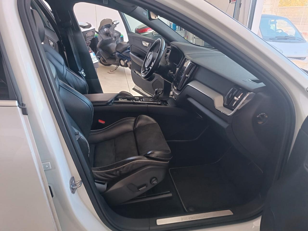 Volvo XC 60 XC60 D4 AWD Geartronic R-design