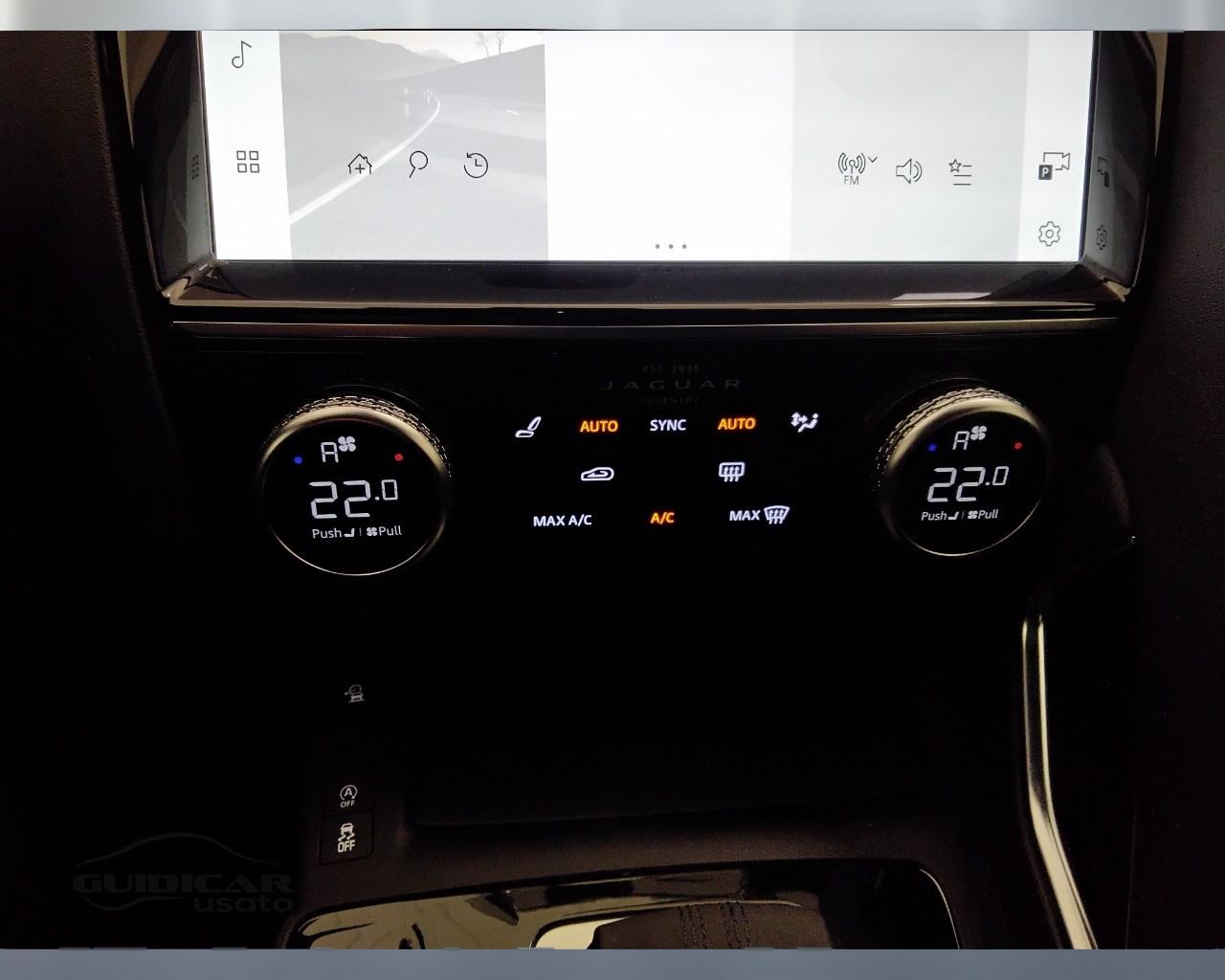 JAGUAR E-Pace 2021 - E-Pace 2.0d i4 mhev R-Dynamic SE awd 163cv aut