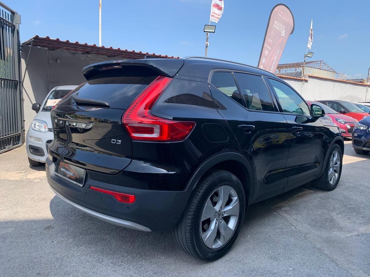Volvo XC40 2.0 d3 Momentum Navi/Kamera/Tetto/Park/Pelle