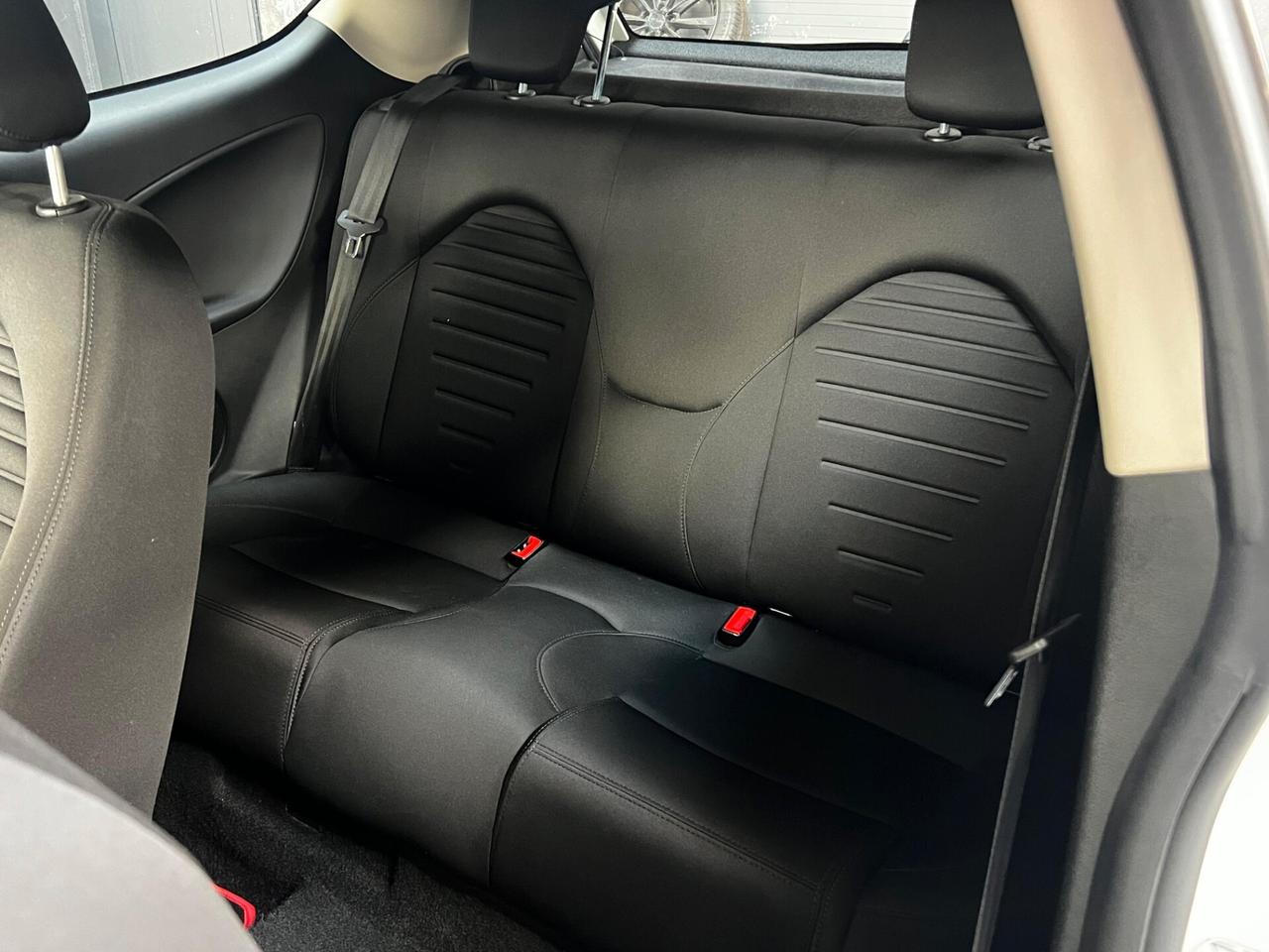 Alfa Romeo MiTo 2017 1.4 Distinctive 78cv E6