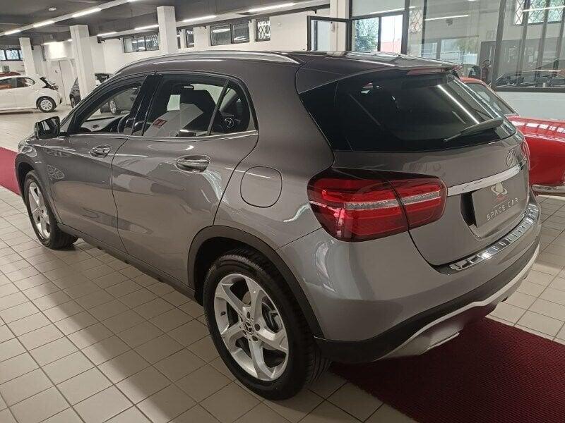 Mercedes-Benz GLA GLA 200 d Automatic Premium