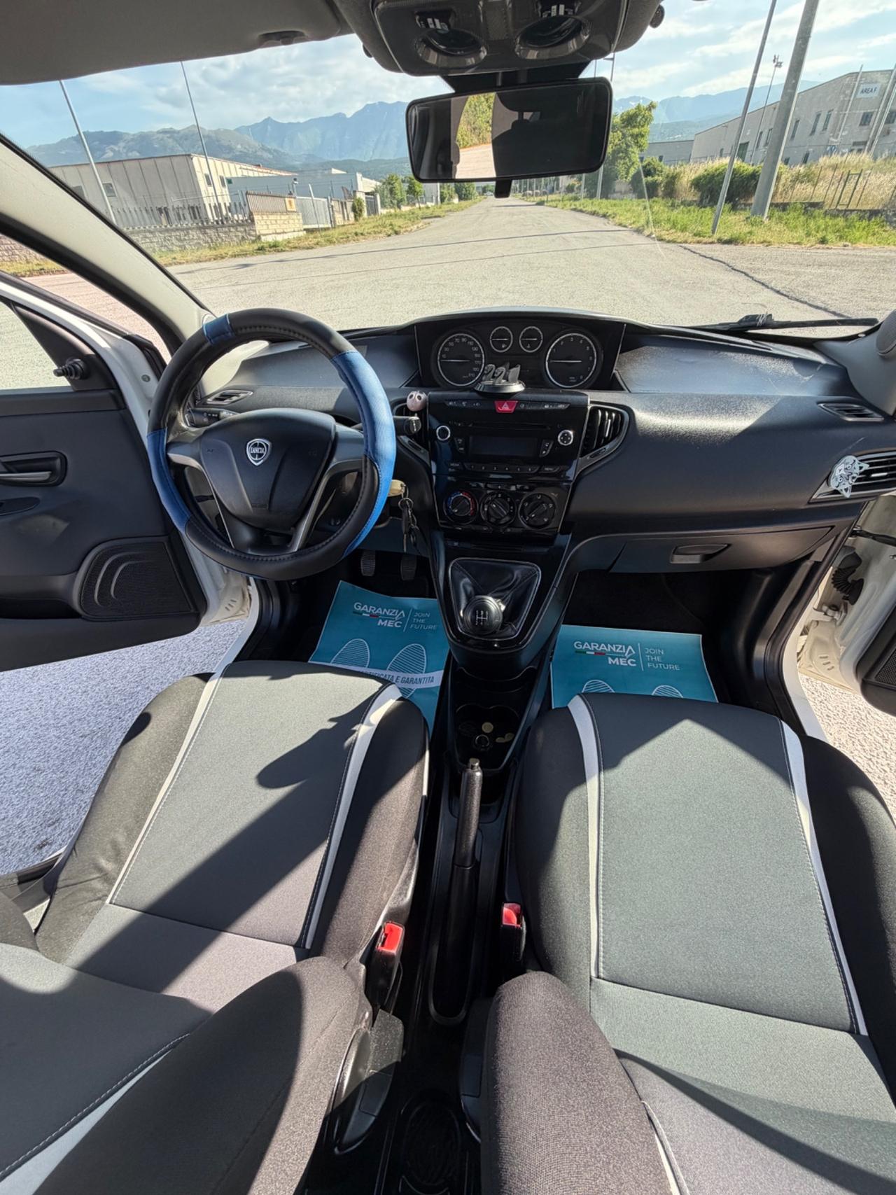 Lancia Ypsilon 1.2 69 CV 5 porte Silver