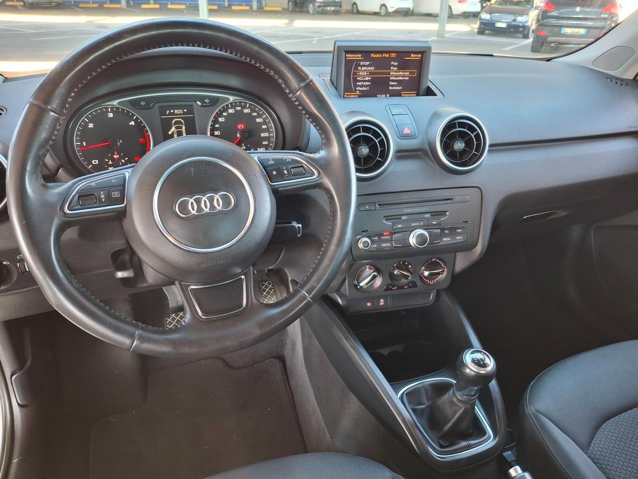 Audi A1 1.6 TDI Attraction-DIESEL-