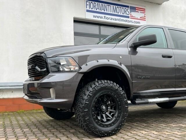 Dodge RAM 1500 DS Crew cab 5.7L V8 SLT 2024