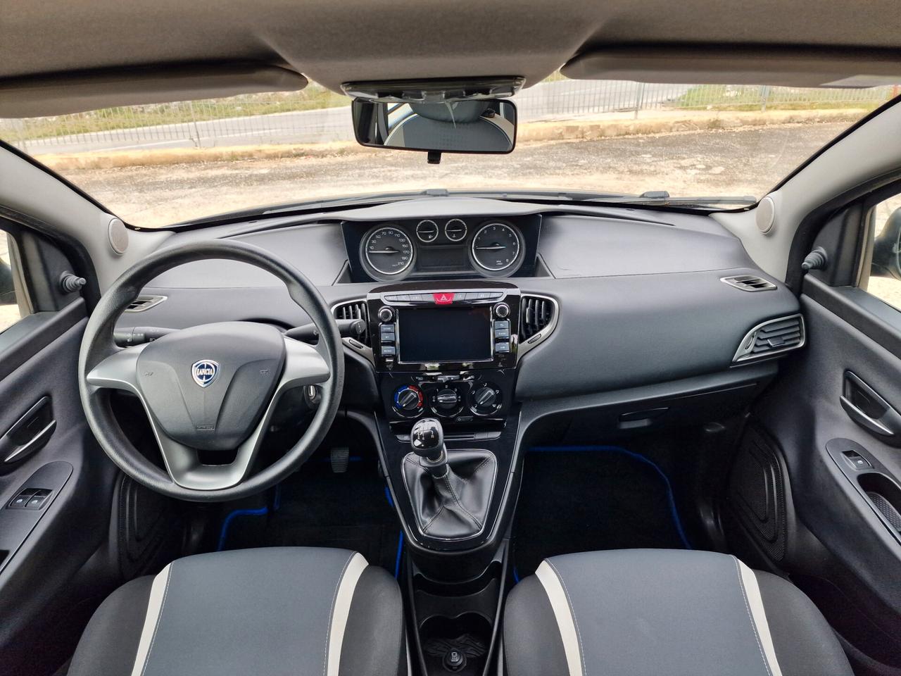 Lancia Ypsilon 1.2 69 CV 5 porte Elefantino