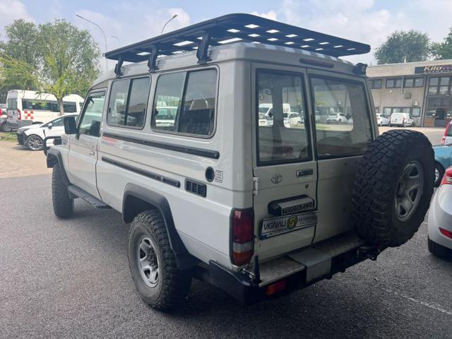 TOYOTA Land Cruiser HZJ78