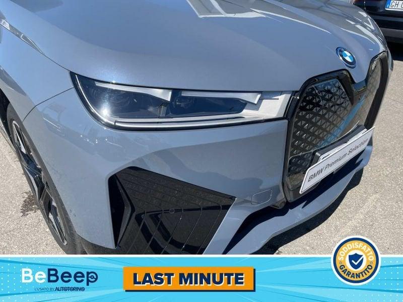 BMW iX XDRIVE40 PACCHETTO SPORTIVO
