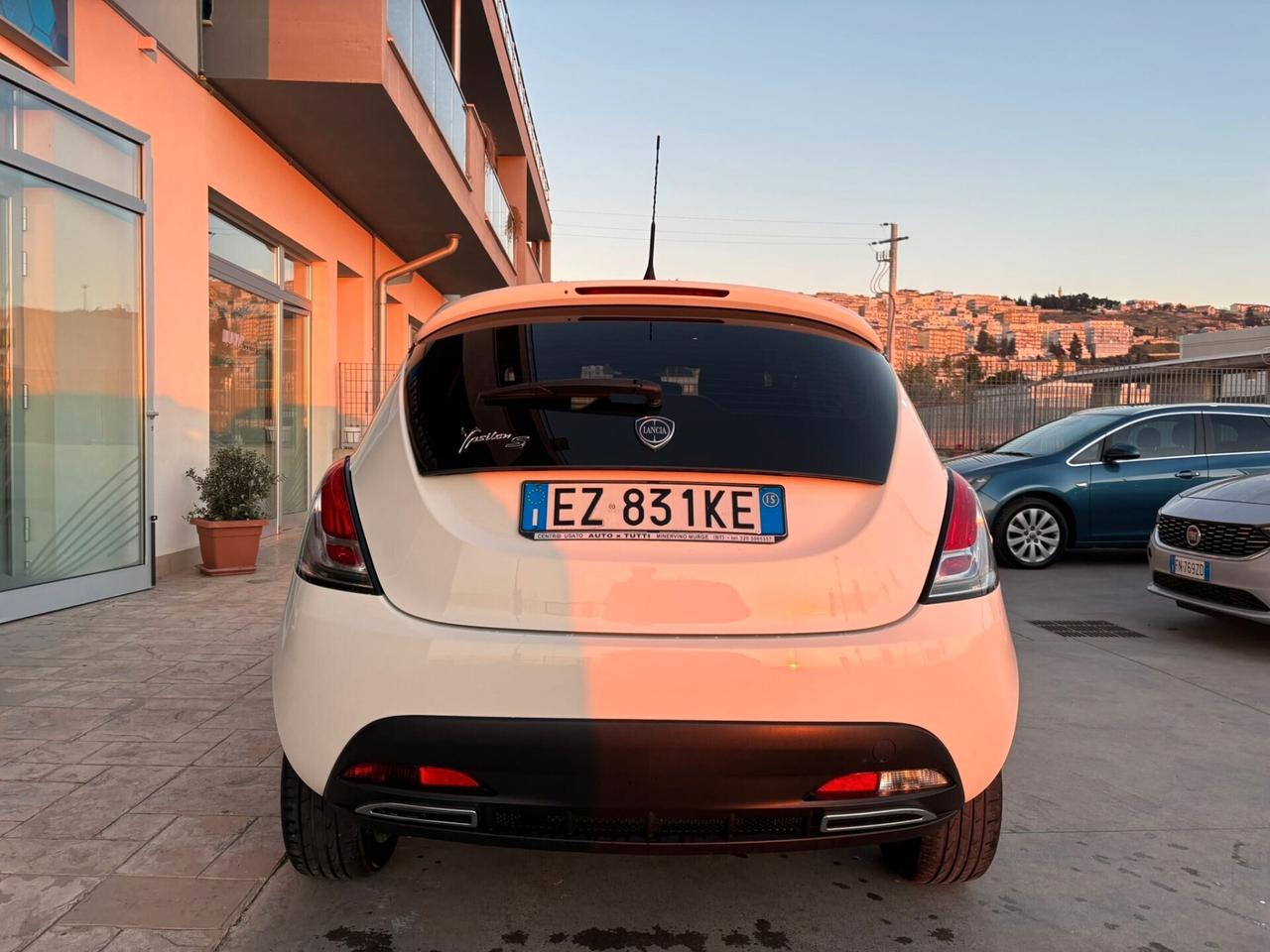 Lancia Ypsilon 1.2 69 CV 5 porte GPL Ecochic S Momodesign