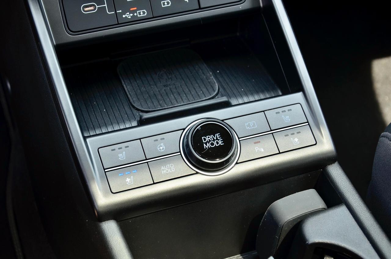 HYUNDAI KONA 1.6 GDI HEV X CLASS TECH PACK 2wd 141cv DCT, UFF ITALIANA, EURO 6D, FULL OPTIONAL, GARANZIA HYUNDAI, SERVICE UFFICIALE, TETTO, HI-FI BOSE, RETRO 360, APPLE ANDROID, SEDILI RISCALDATI E VENTILATI, PERMUTE