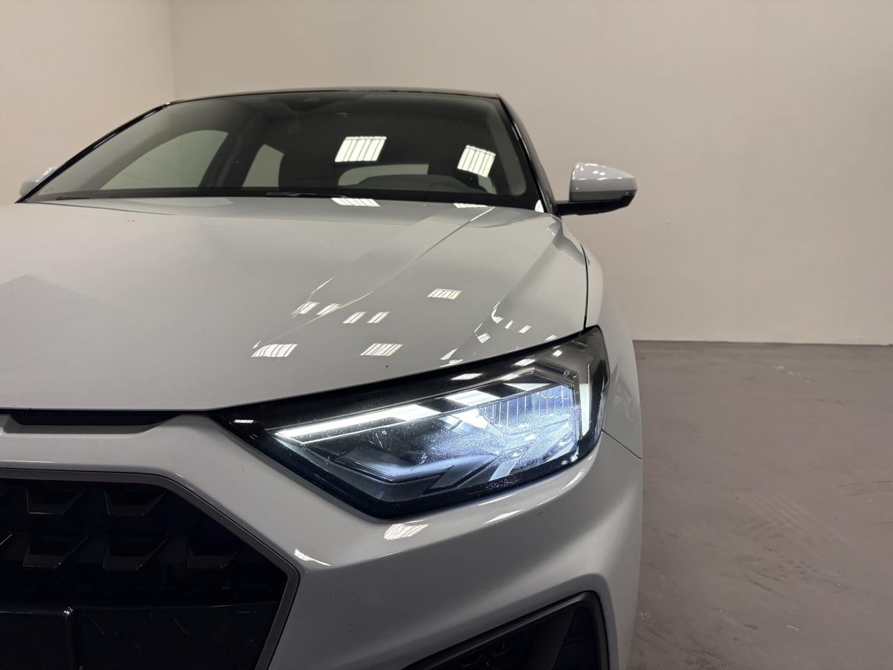 AUDI A1 SPORTBACK 30 TFSI S-TRONIC S-LINE EDITION