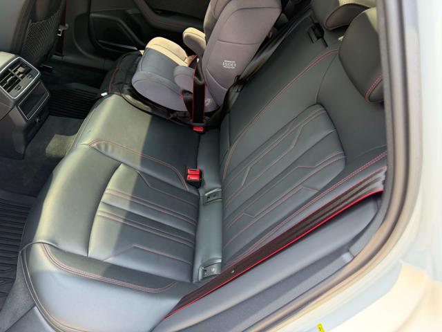 AUDI A6 Avant 40 2.0 TDI Quattro S Tronic S Line