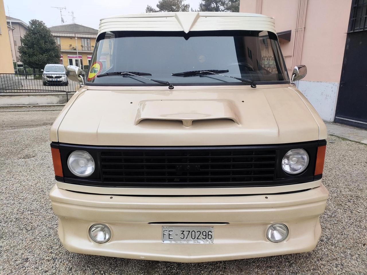 Bedford 2.3 d Van Customizzato ed aerografato