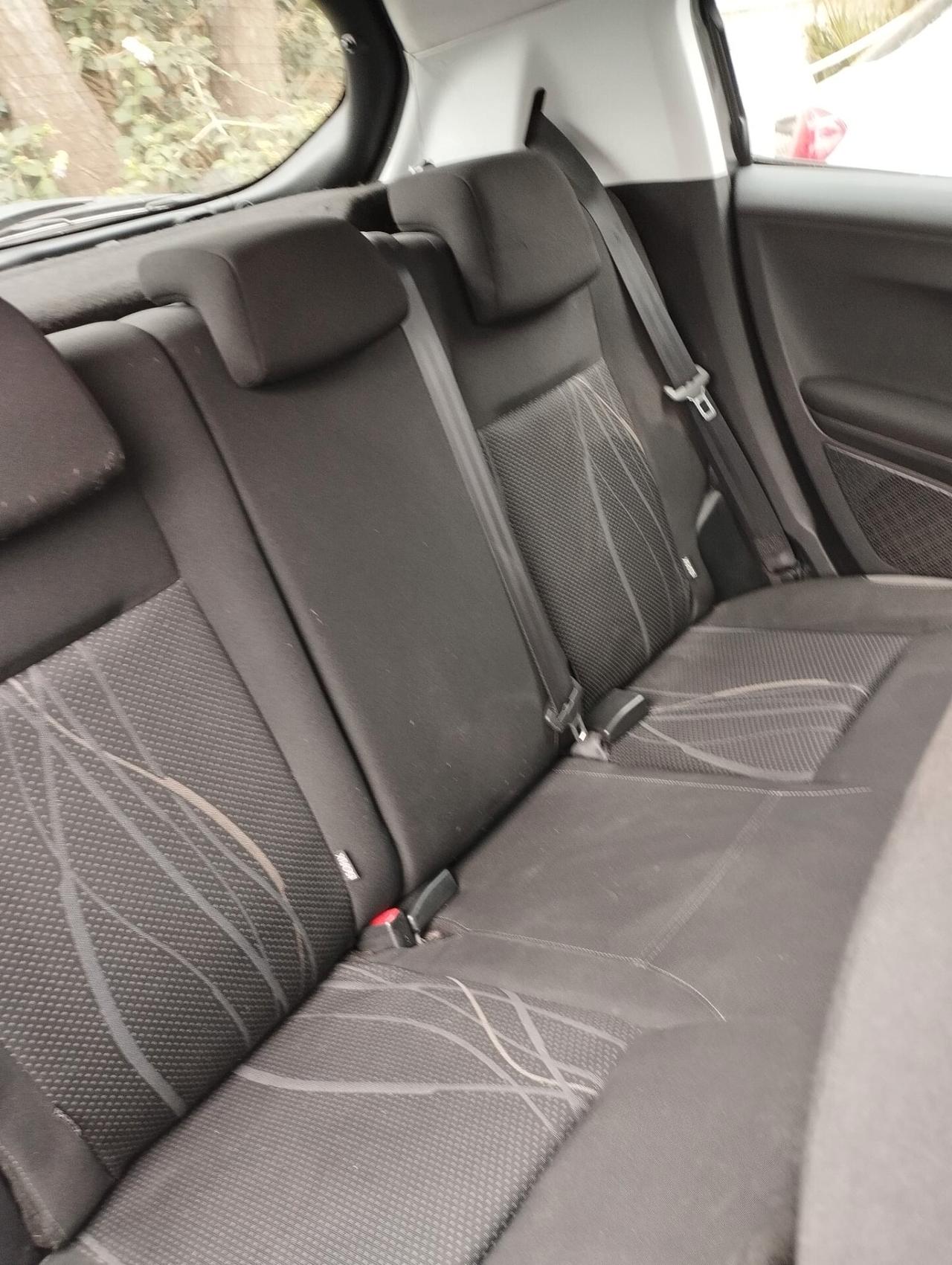 Peugeot 208 1.4 HDi 68 CV 5 porte Allure