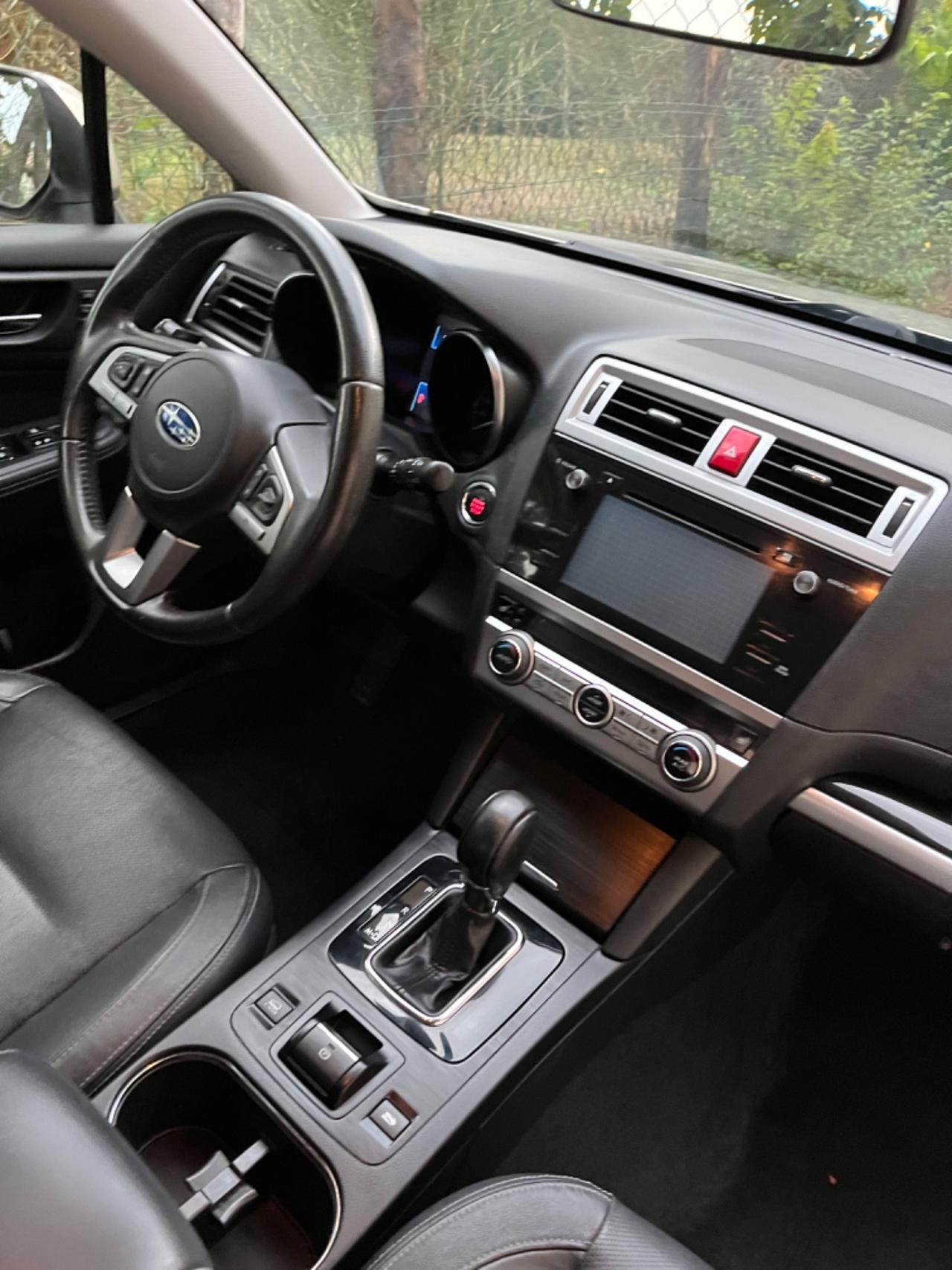 Subaru OUTBACK 2.0D Lineartronic Adventure