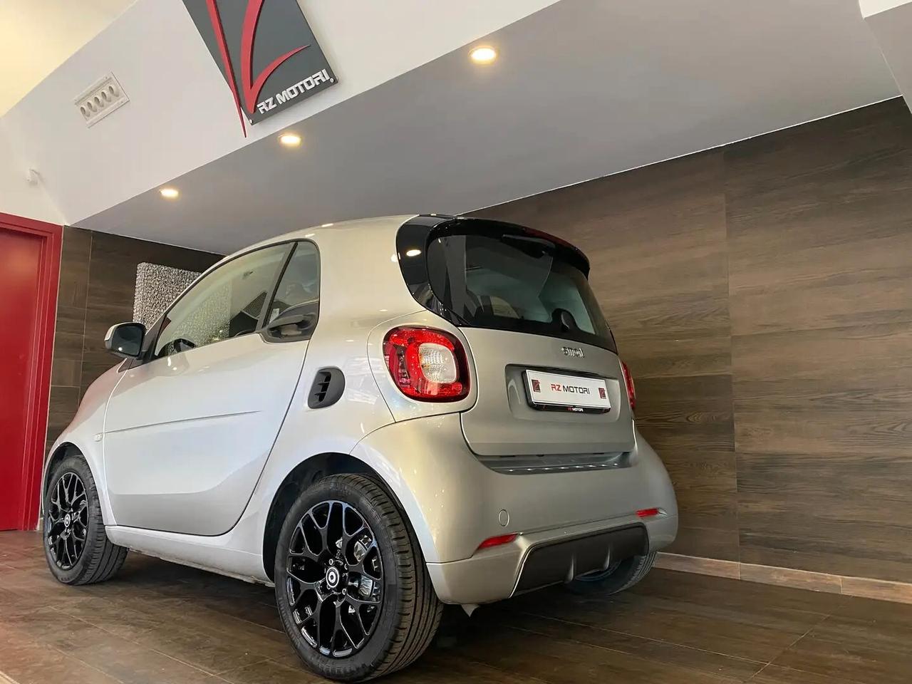 Smart ForTwo 0.9 t Superpassion 90cv twinamic-ITALIANA+NAVIGATORE/RETROCAMERA-SPORT-CONFORT