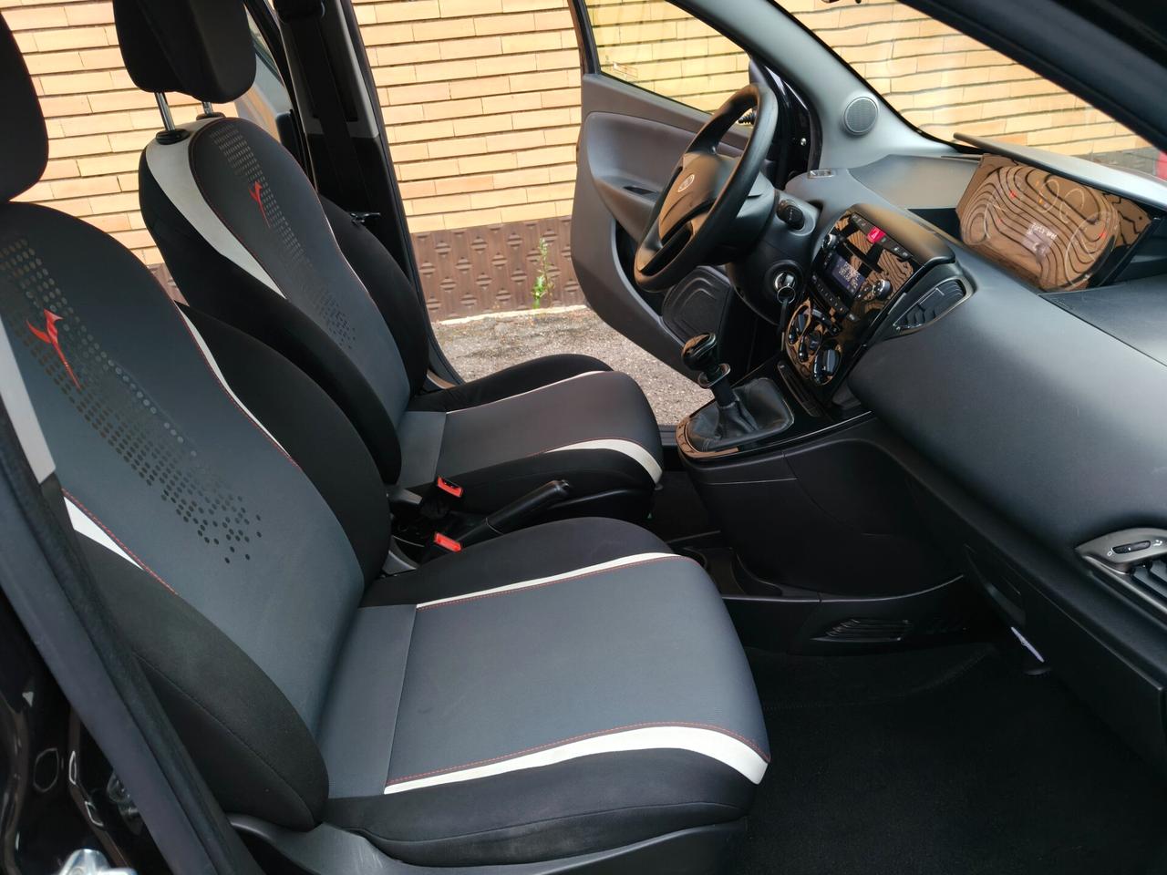 Lancia Ypsilon 1.2 69 CV 5 porte Elle