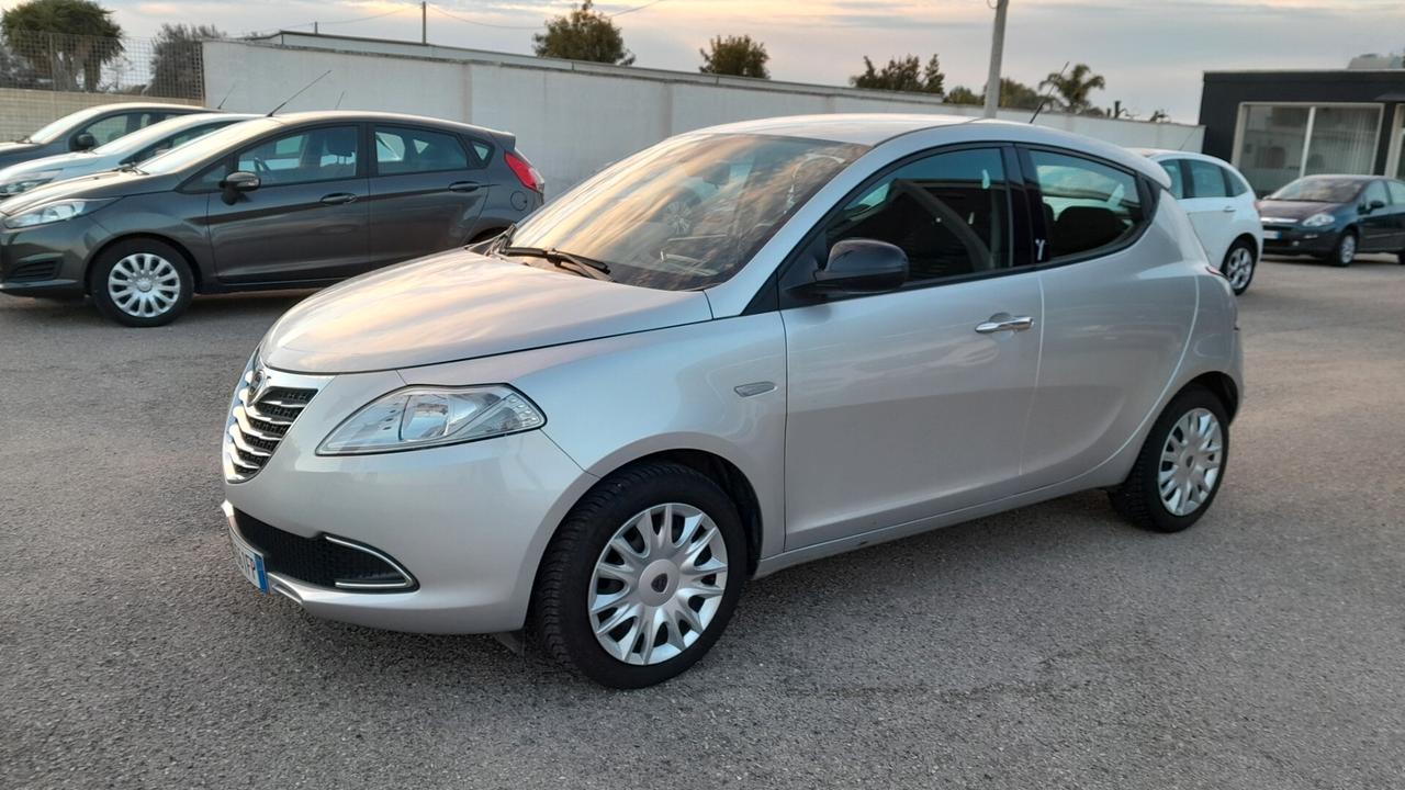 Lancia Ypsilon 1.2 69 CV Unyca