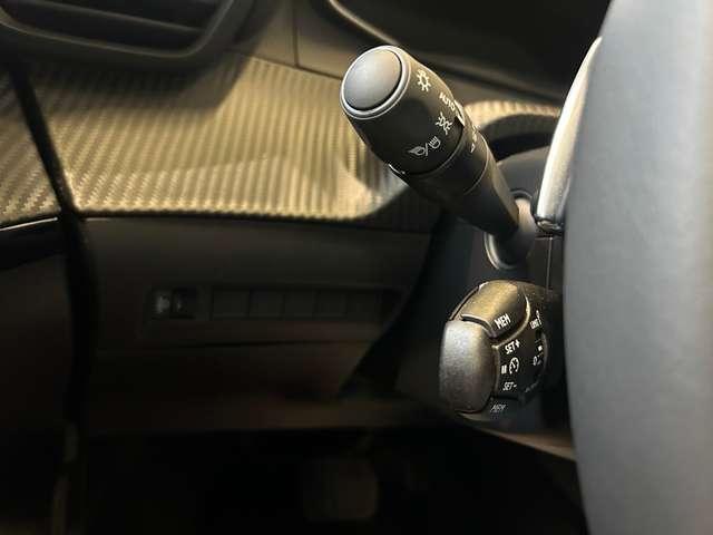 Peugeot 208 208 1.2 hybrid Allure 110cv e-dcs 6