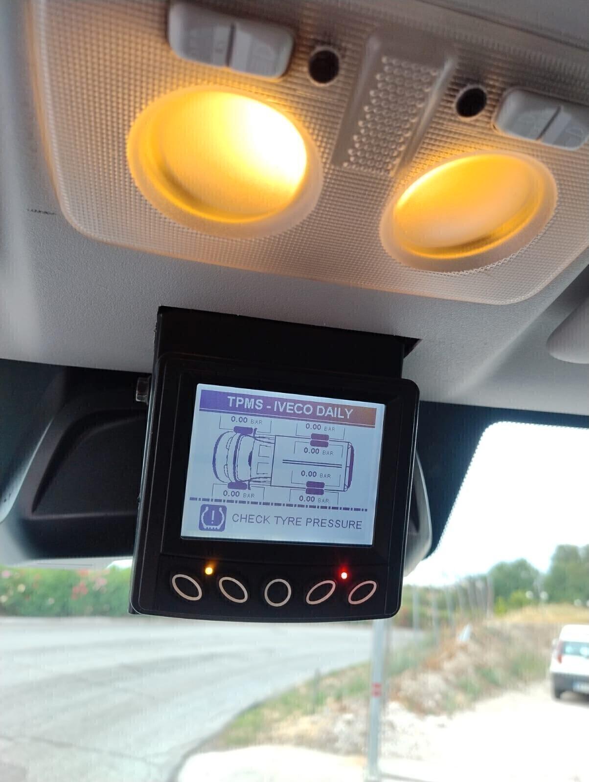 Iveco Daily 60C17 Passo 4750 con Pedana - 2016