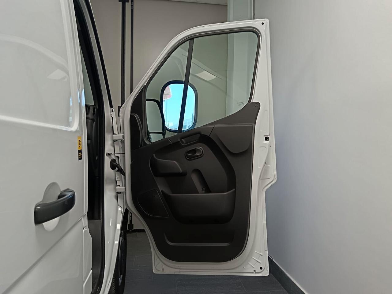 RENAULT MASTER 2.3 SOLO 48000KM
